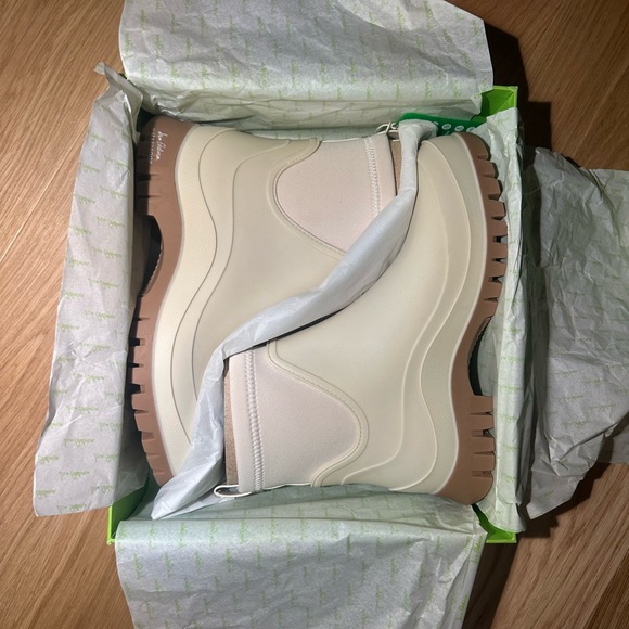 BEST RAIN BOOTS - Sam Edelman Louisa - Ivory - I own in EVERY colour SUPER comfy - Picture 9 of 11